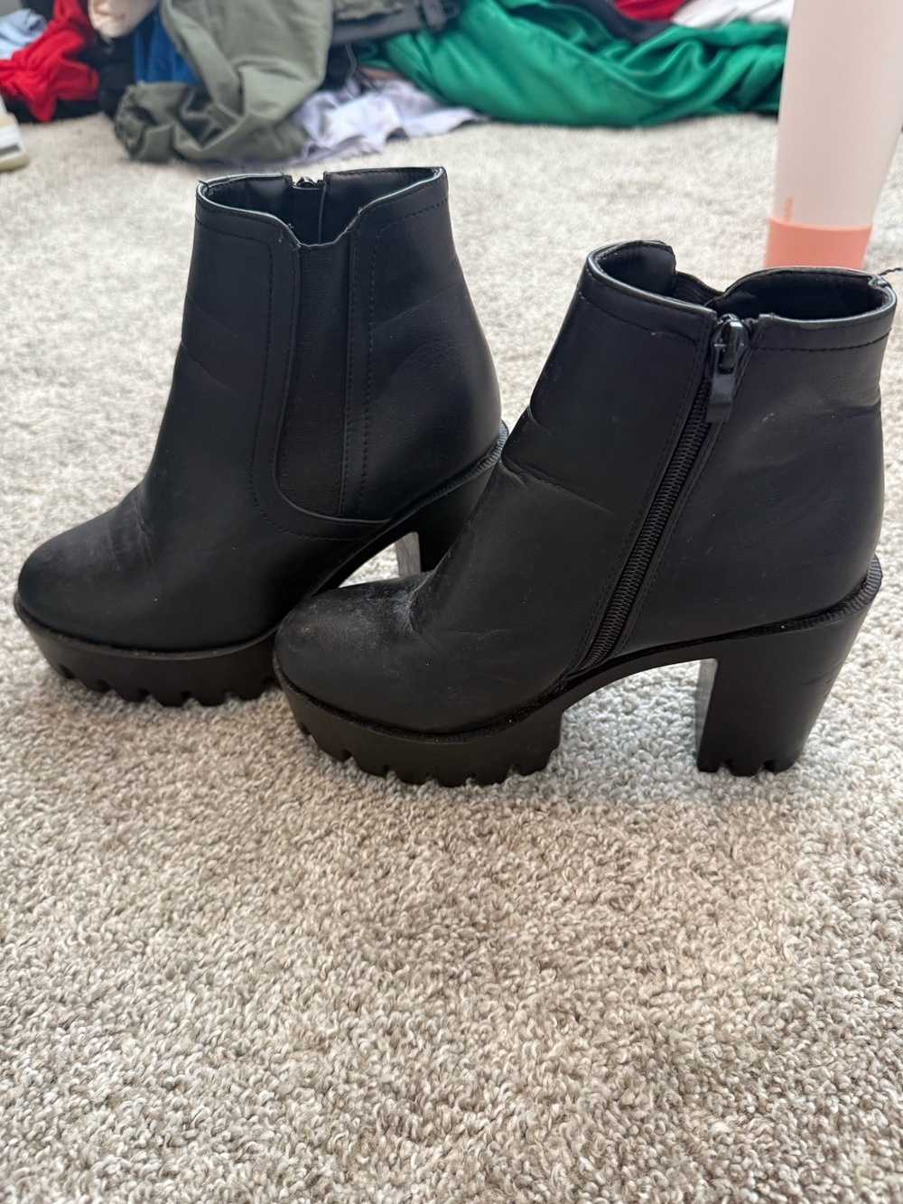 Refresh FABIA-01 Black Chunky Platform Lug Sole Ankle Booties - Size 7